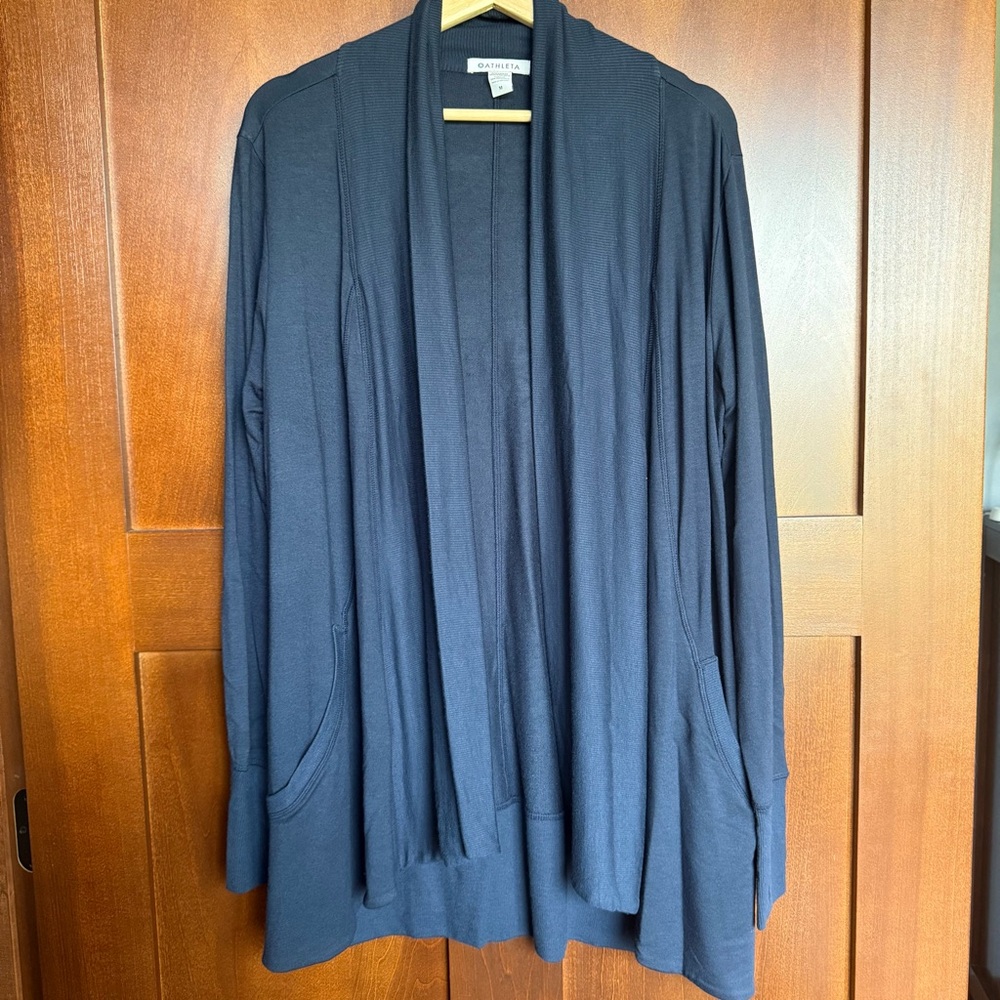 Women’s Athleta Navy Pranayama Wrap Size Medium